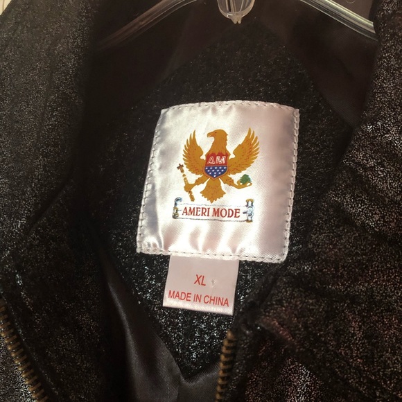 Leather jacket with metallic finish - Picture 3 of 3